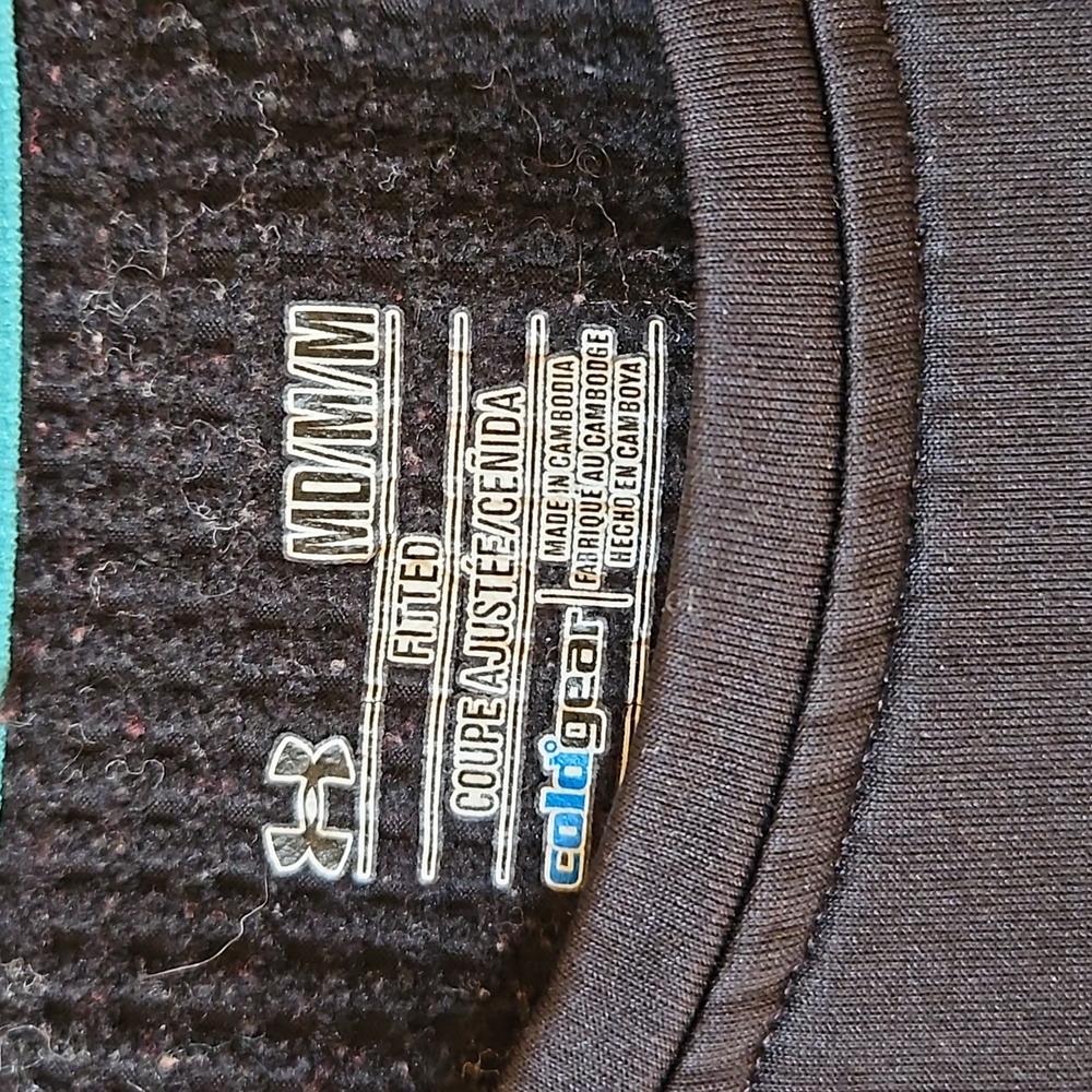 NWOT Under Armour top - Picture 2 of 3